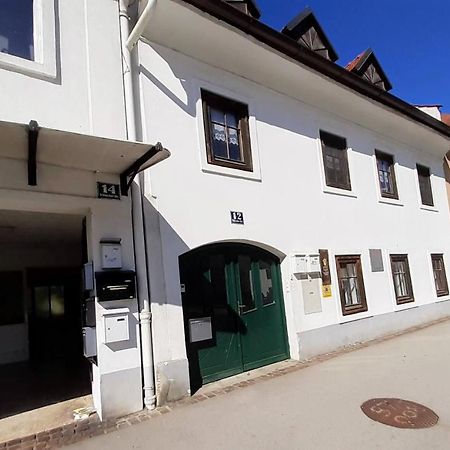 Apartamento Fassbinder Klause Mit Mini-Terrasse Sankt Veit an der Glan Exterior foto