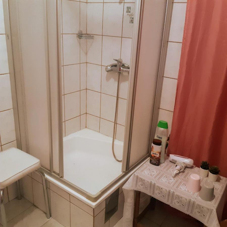 Apartamento Fassbinder Klause Mit Mini-Terrasse Sankt Veit an der Glan Exterior foto