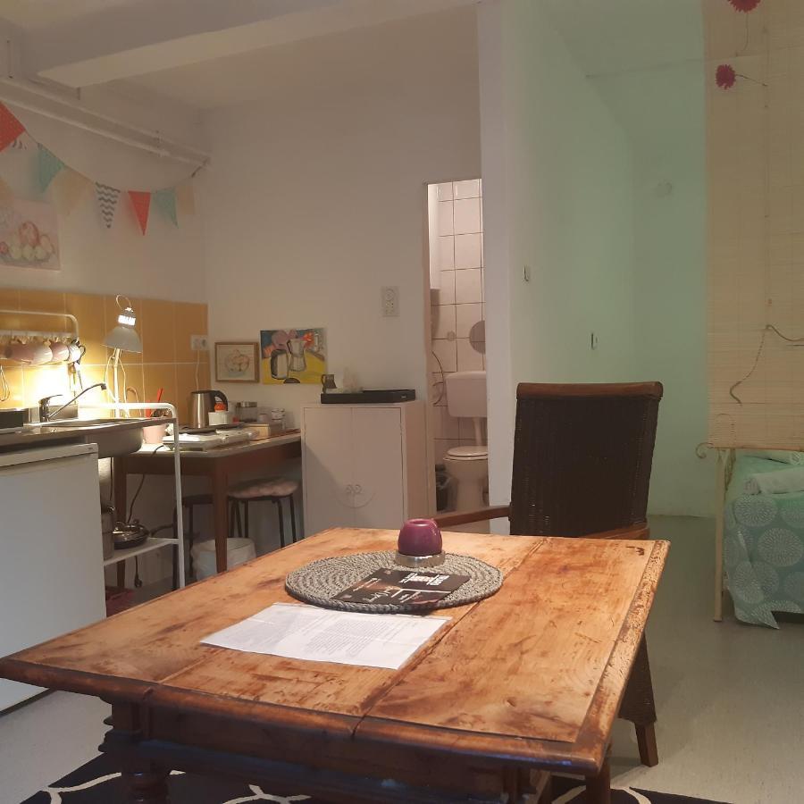 Apartamento Fassbinder Klause Mit Mini-Terrasse Sankt Veit an der Glan Exterior foto